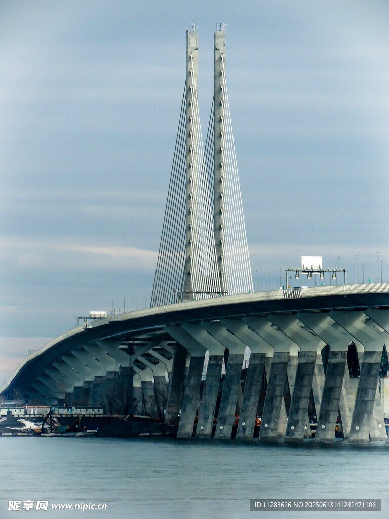 宏伟跨海大桥