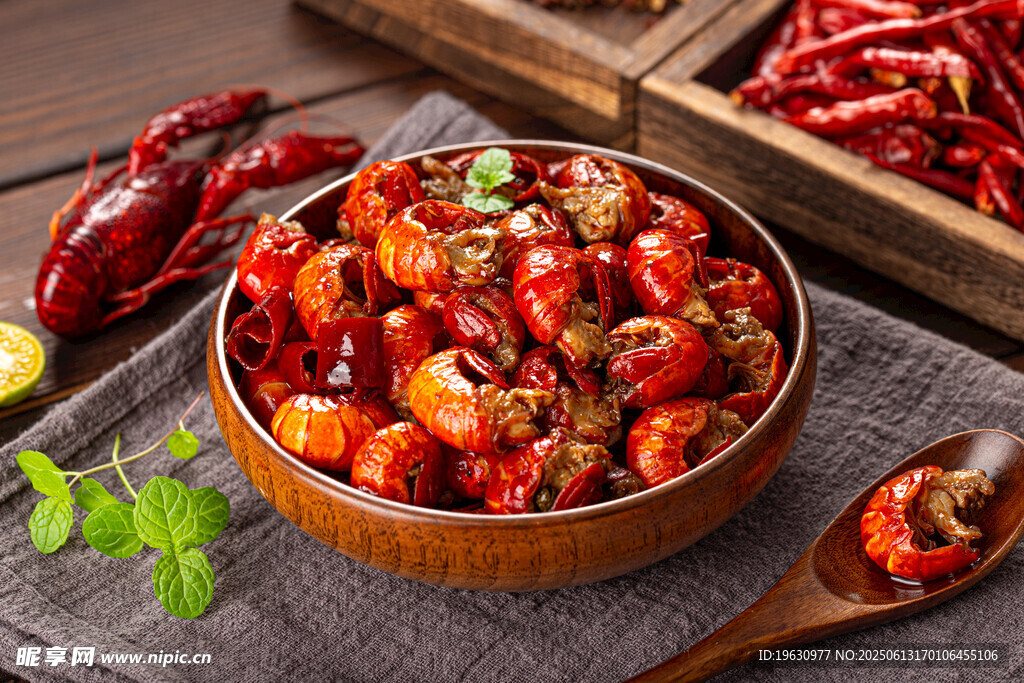 美味香辣龙虾尾