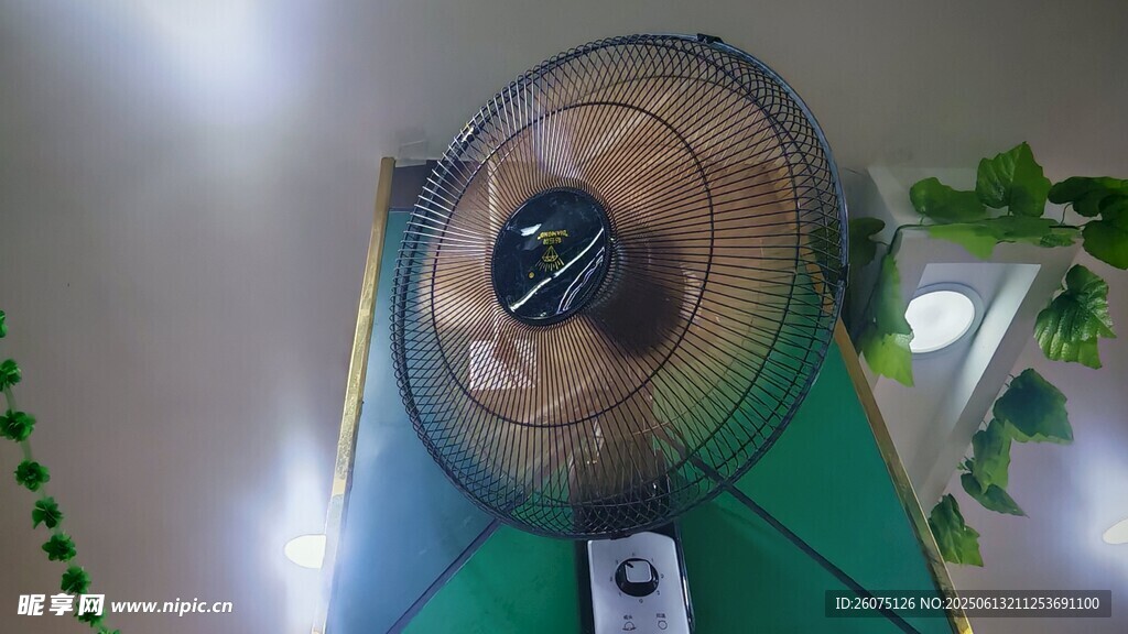 壁挂台式电风扇