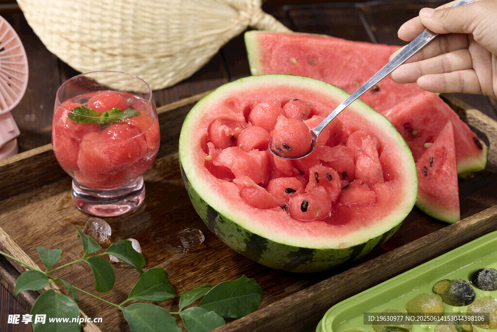 夏日清凉西瓜美食时刻