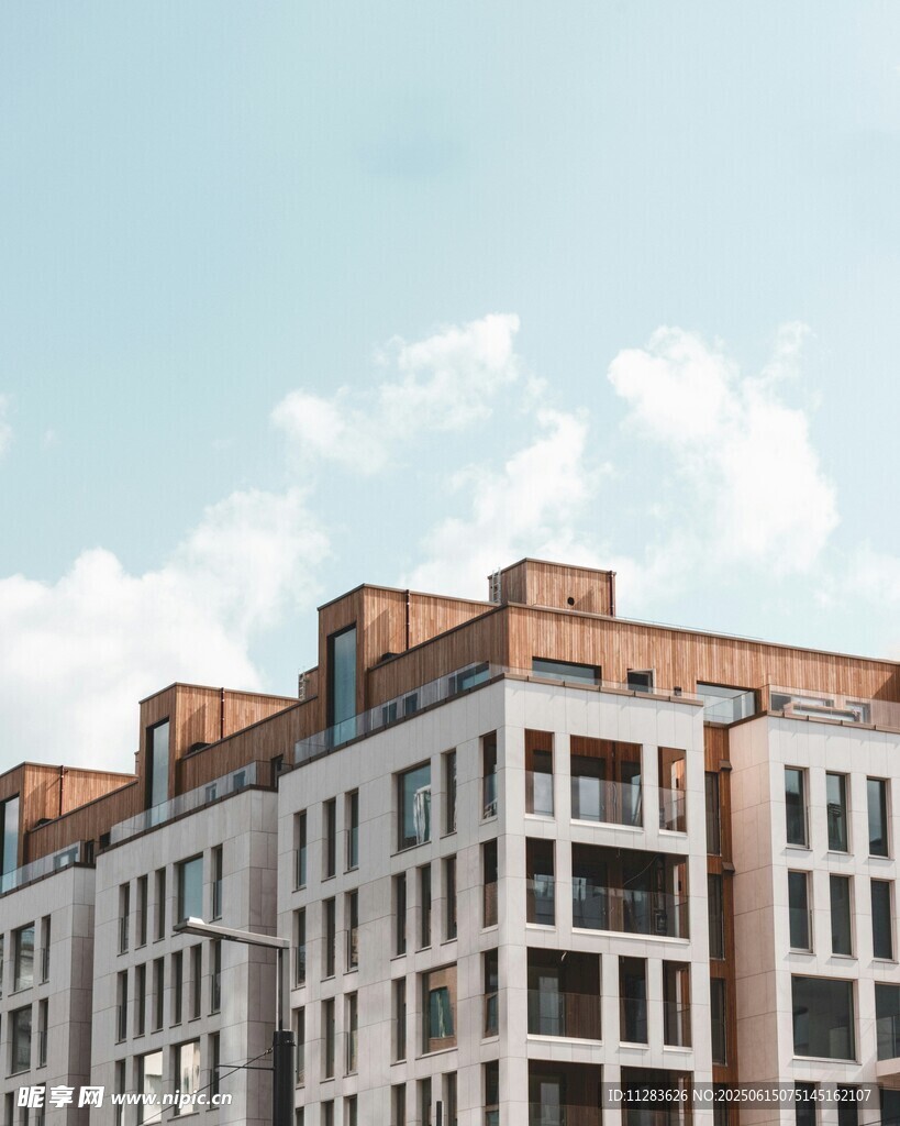 现代风格多层建筑外观
