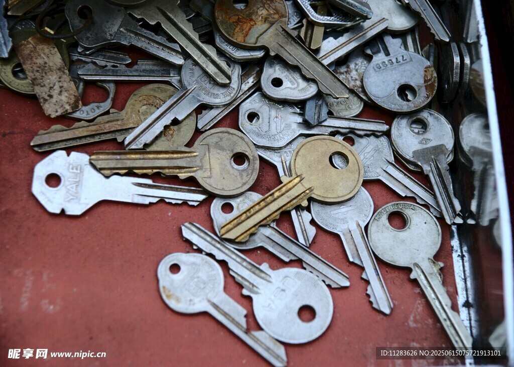 旧钥匙堆集