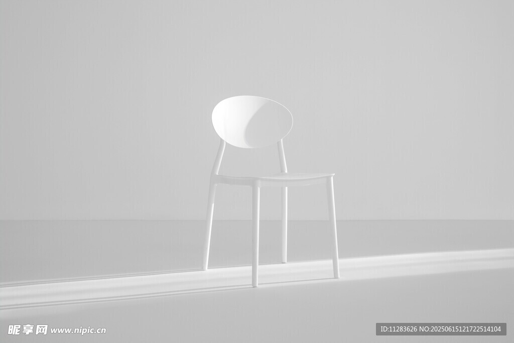 简约白色现代风椅子
