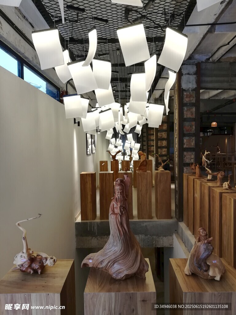 现代艺术风格室内装饰摆件