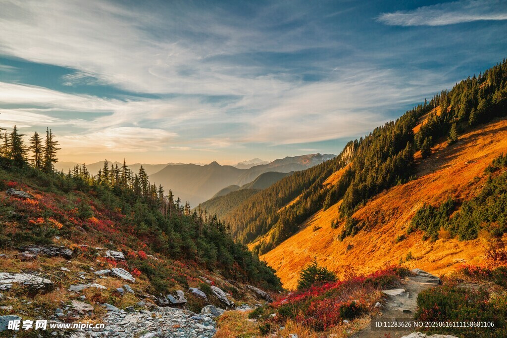 秋日山谷美景