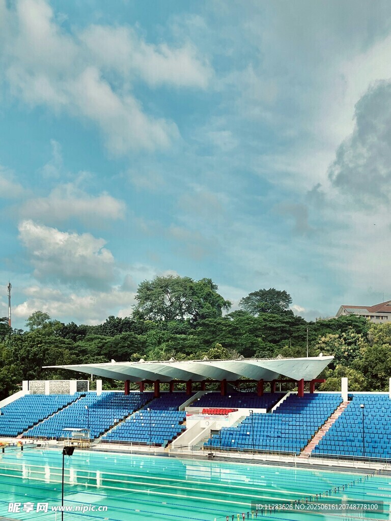 户外露天泳池及看台景观