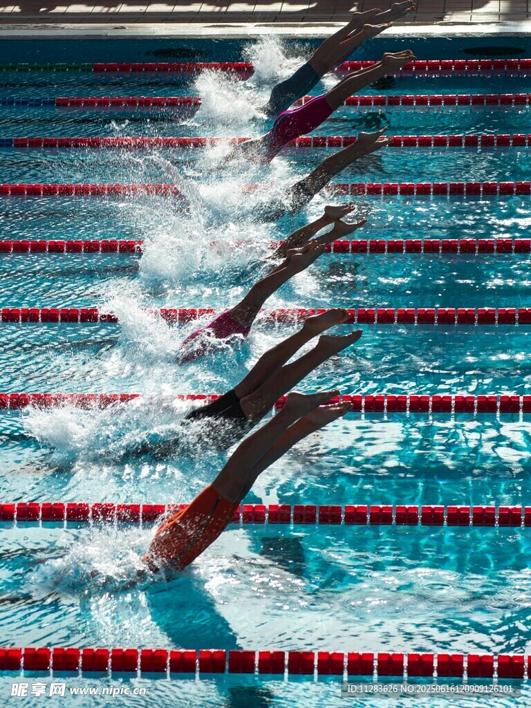 泳池竞技瞬间