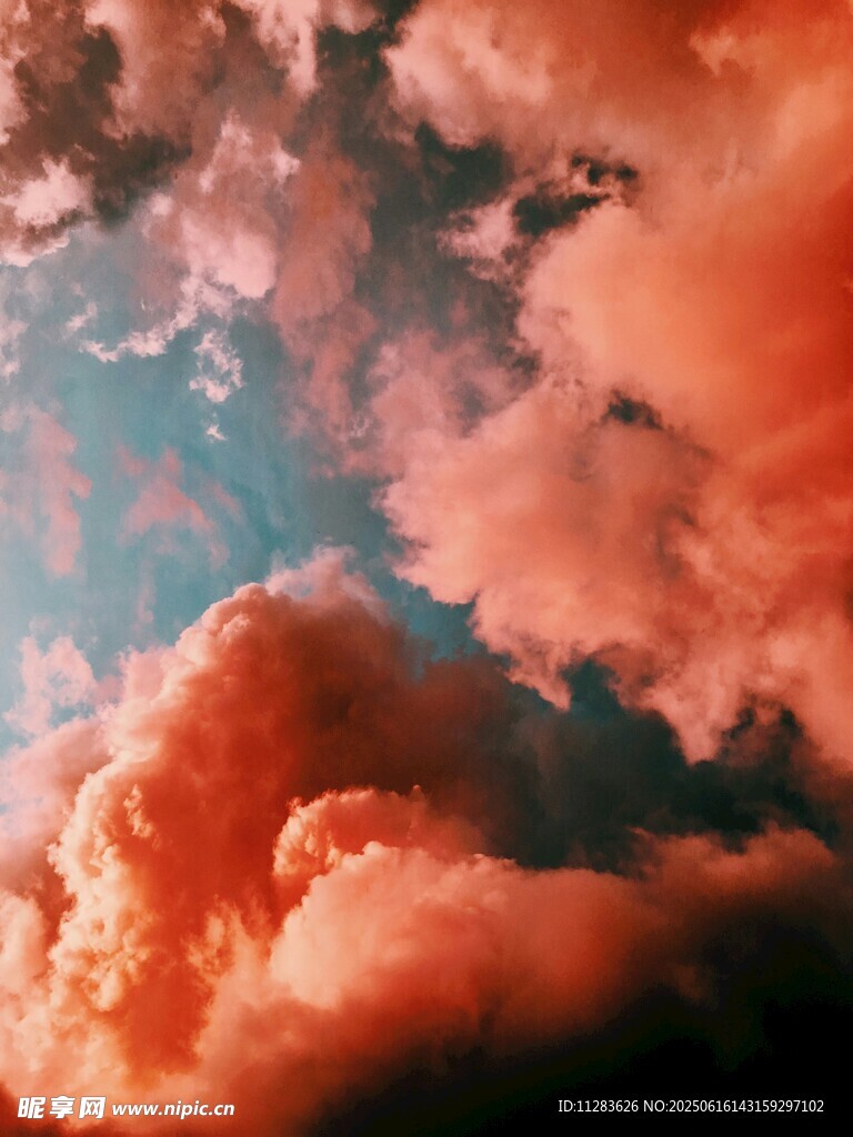 梦幻红色云海景观