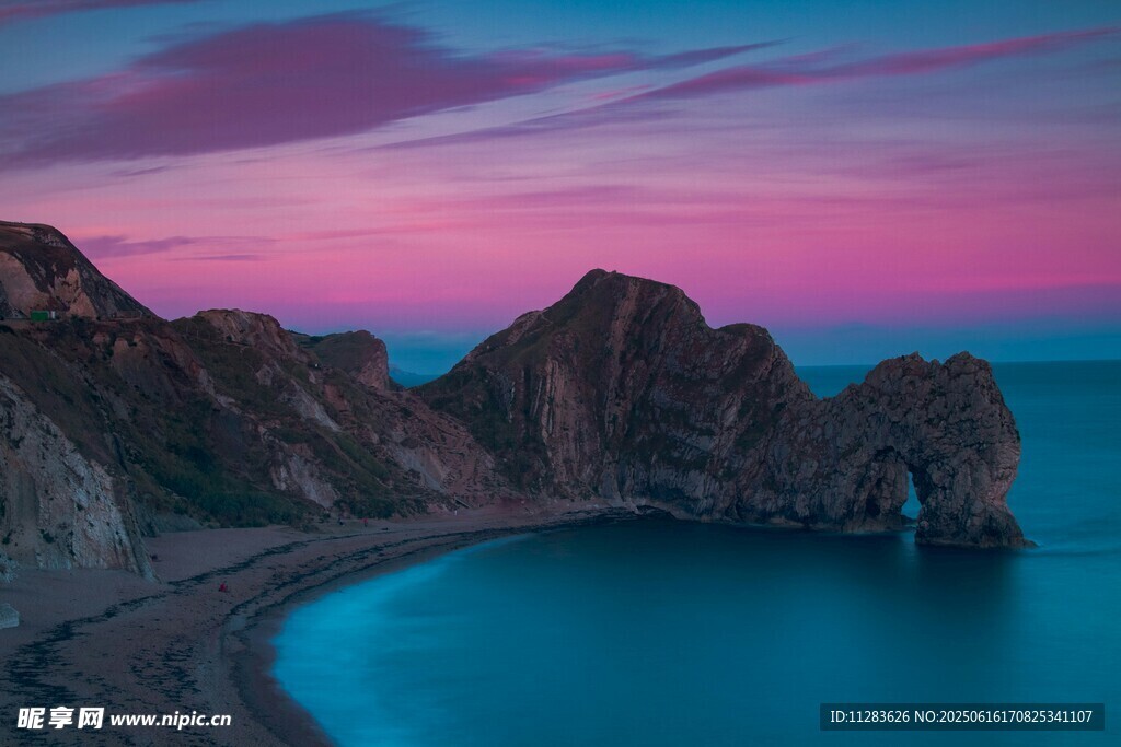 梦幻海岸的黄昏美景