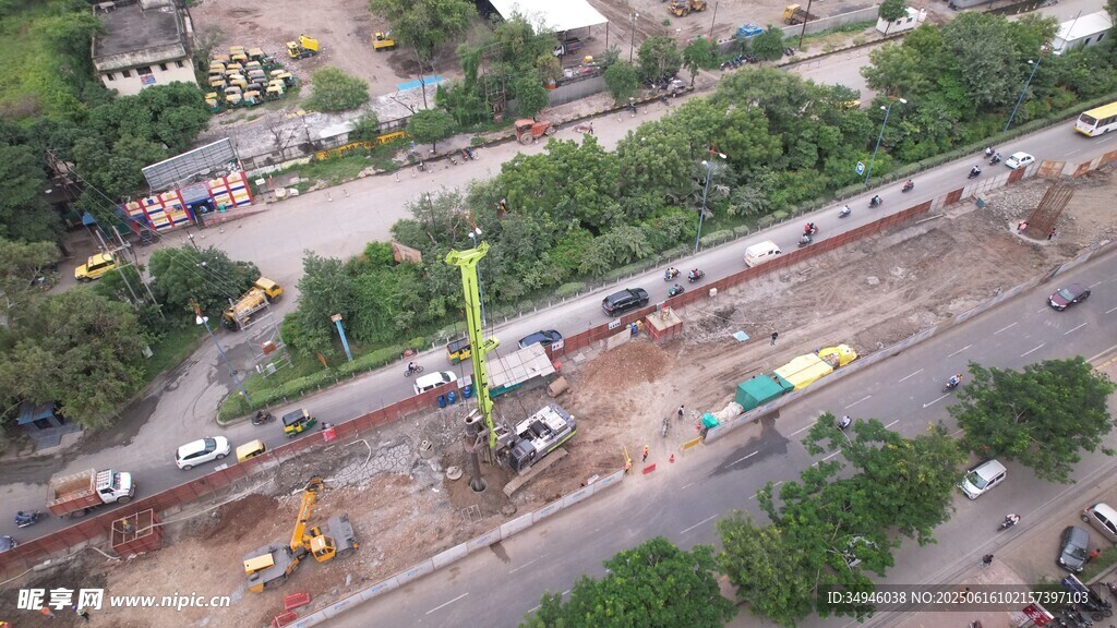 城市道路施工俯瞰景象
