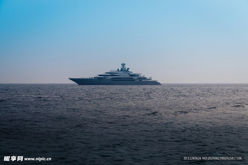 海上豪华游艇