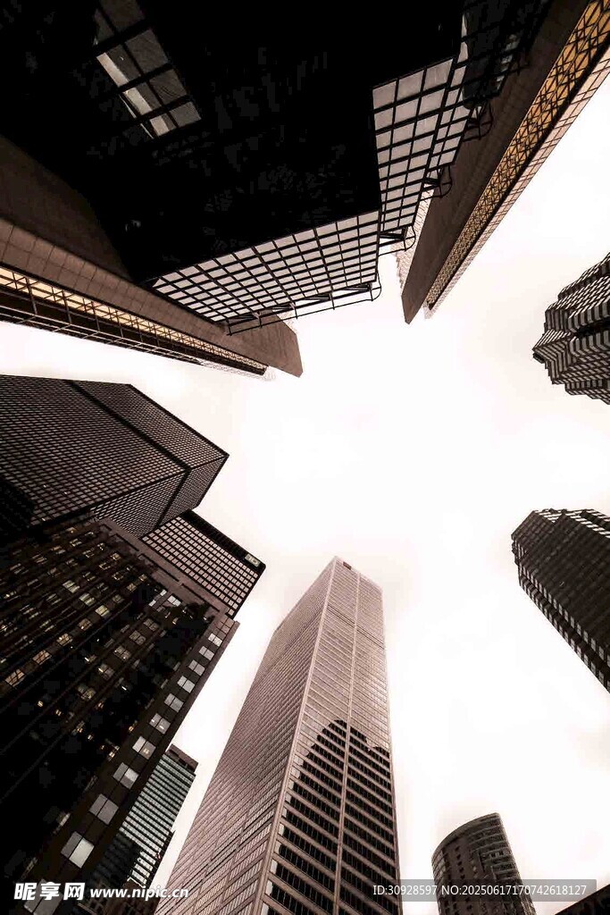 仰视都市高楼大厦