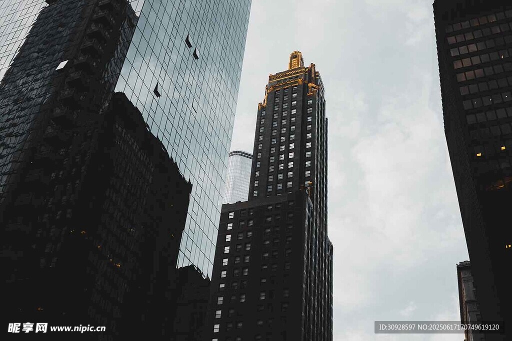 摩天大楼林立的城市天际线