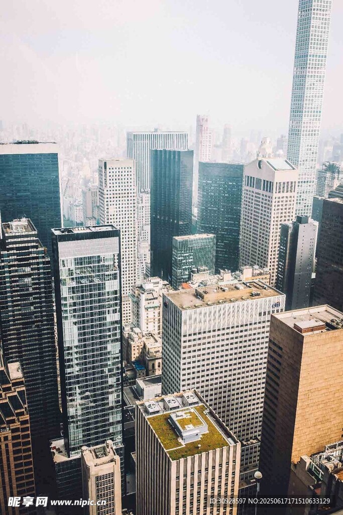 俯瞰繁华都市建筑群