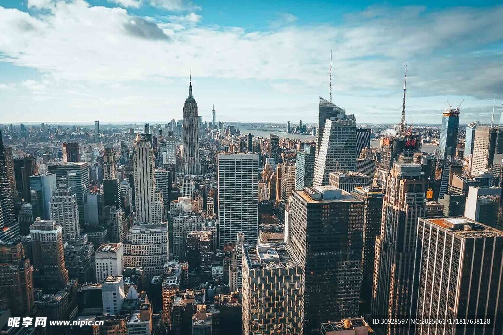 俯瞰繁华都市天际线