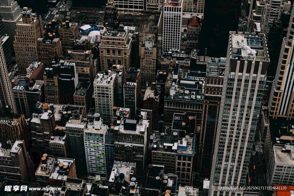 俯瞰繁华都市建筑群