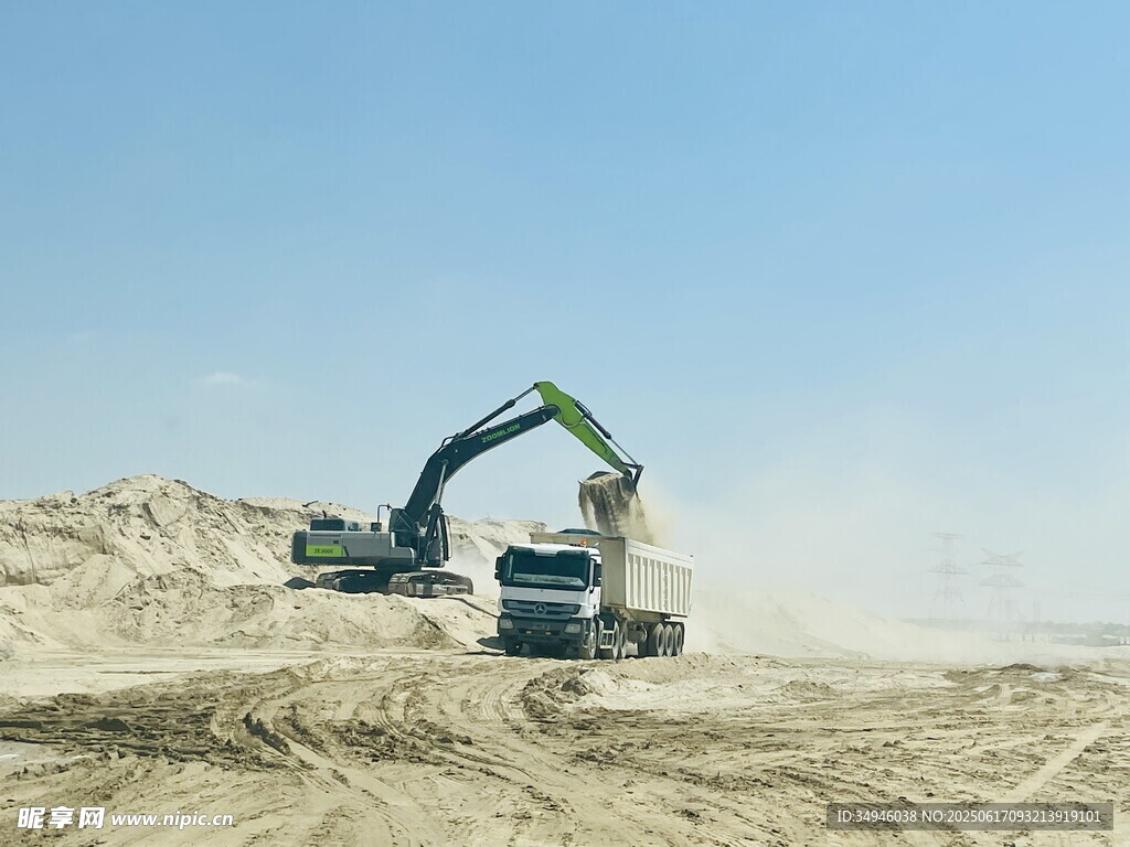 挖掘机装载机协同作业