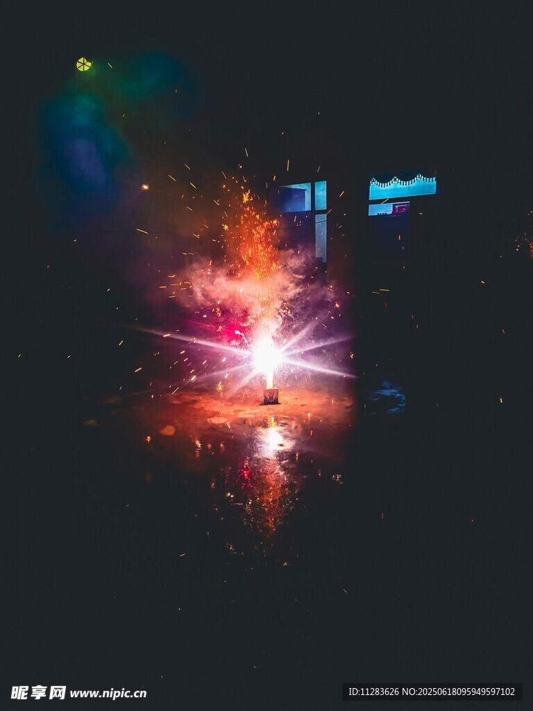 绚丽光效爆炸场景