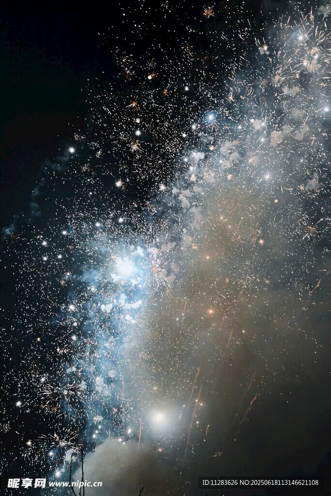 璀璨星空下的宇宙奇观