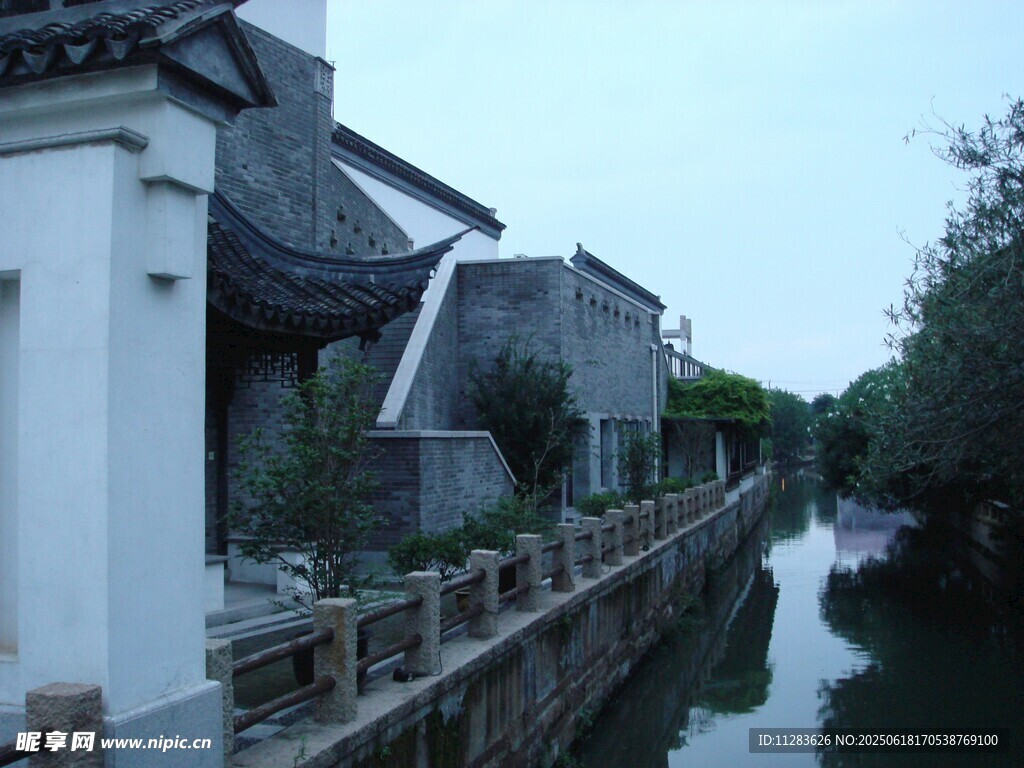 江南水乡古建筑沿河景致