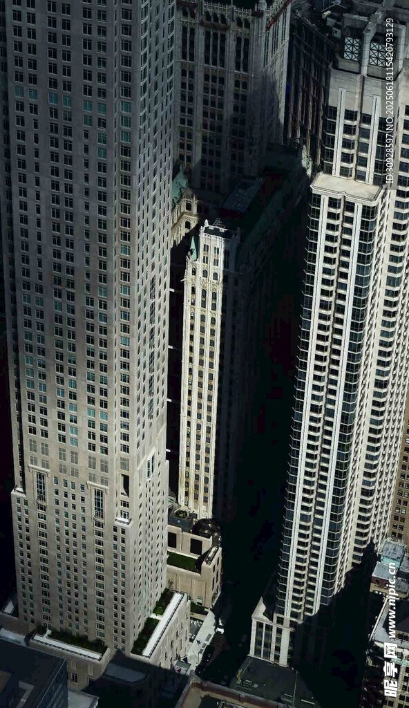 俯瞰城市高楼林立景象