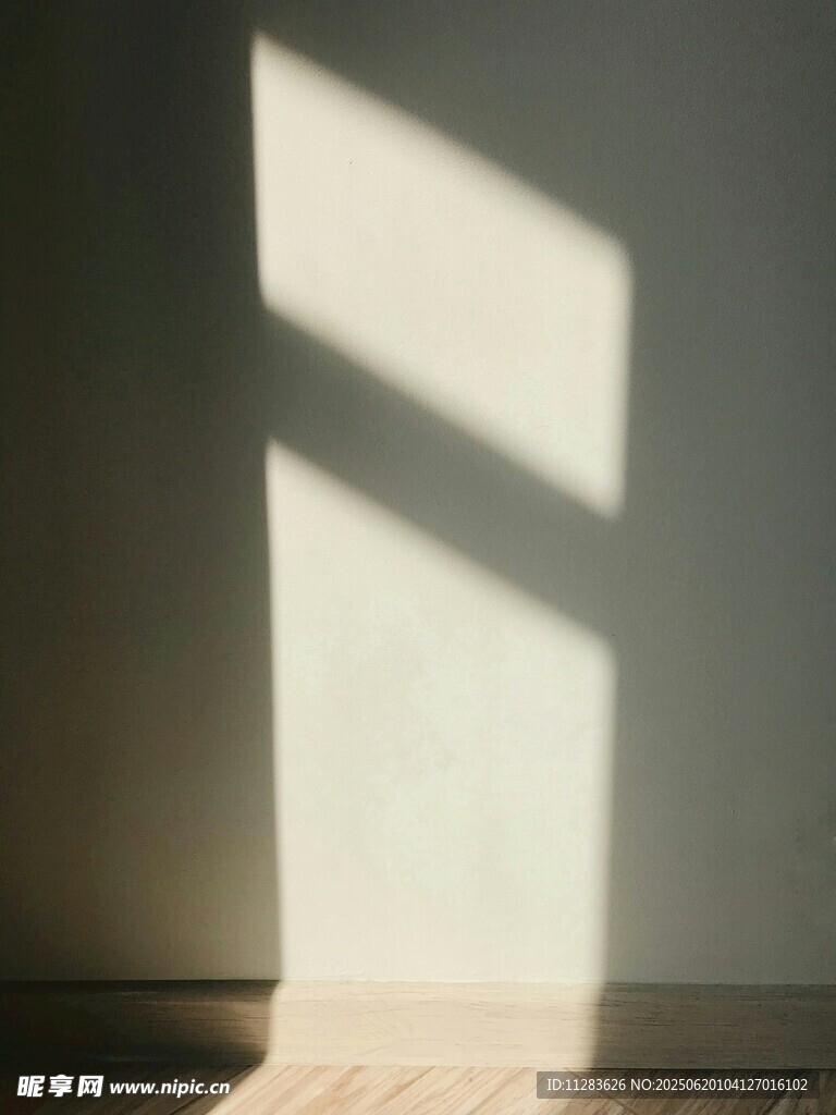 室内光影投射墙面景象