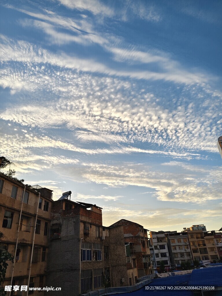 城市天空云彩