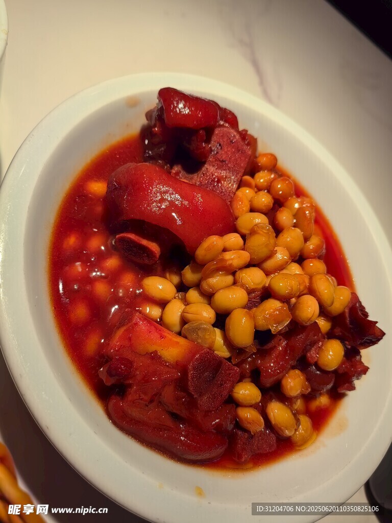 番茄鹰嘴豆炖肉类美食