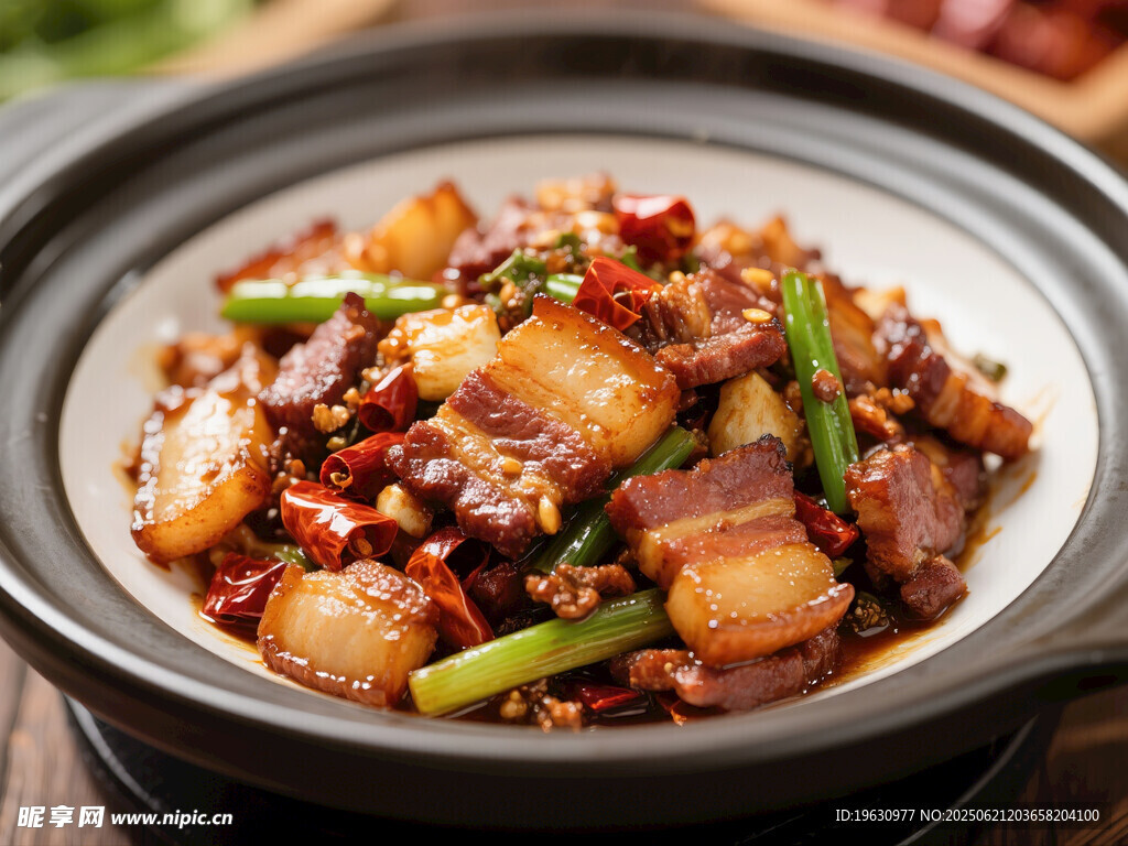 美味砂锅五花肉