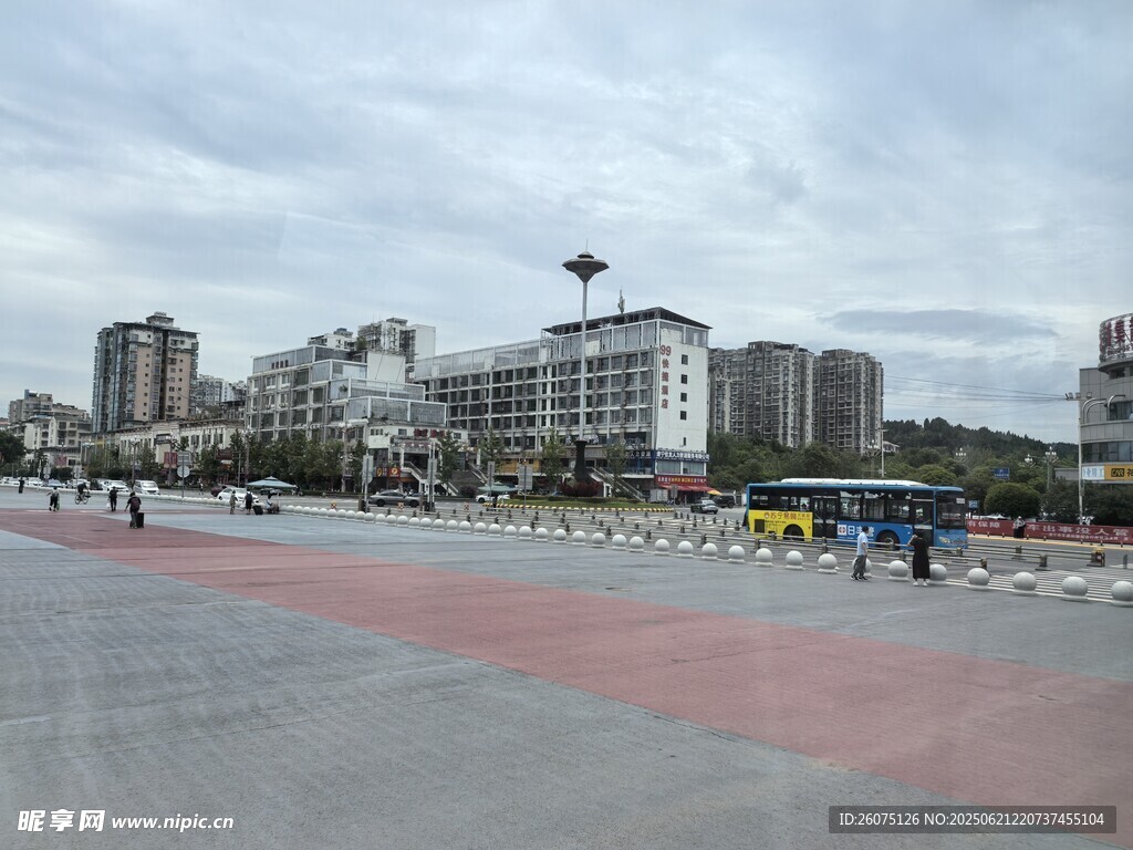 城市广场景象