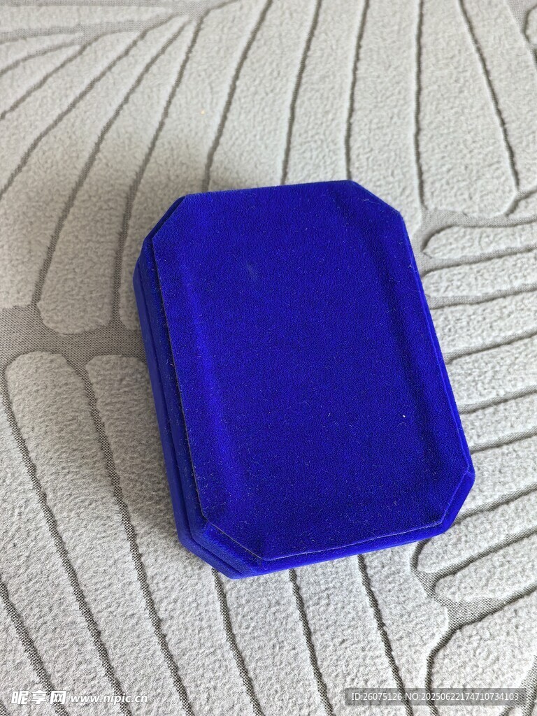 蓝色首饰盒