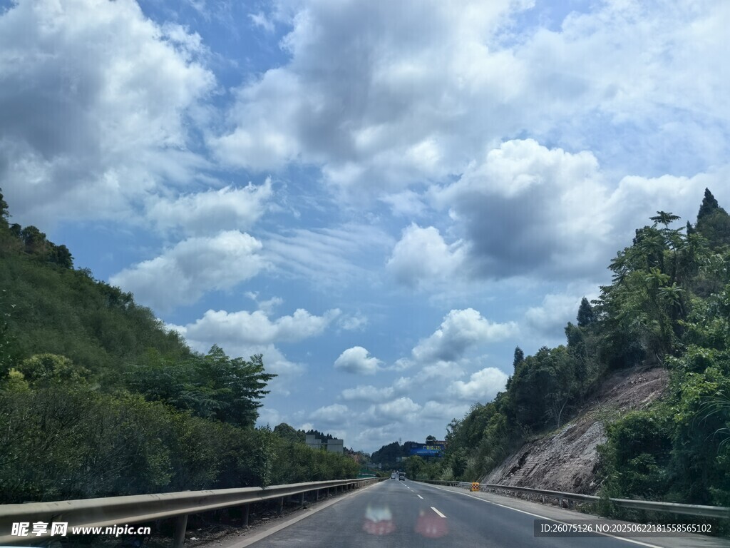 山间公路风景