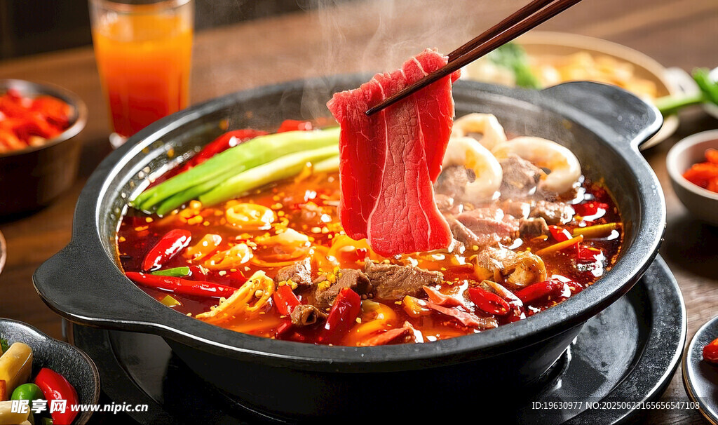 热气腾腾的美味火锅涮菜