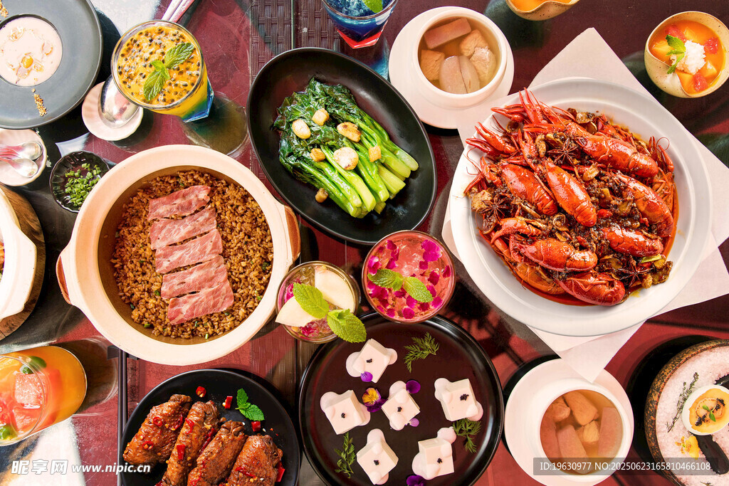 丰盛多样的中式美食盛宴