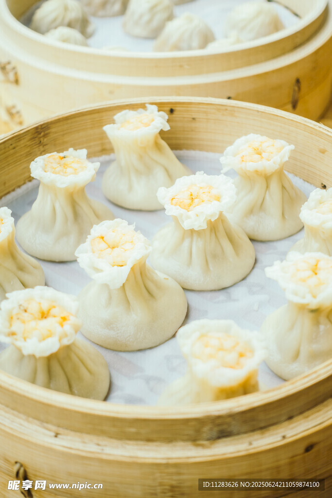 竹笼里的小笼包