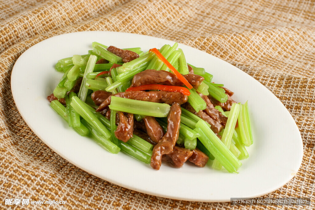 西芹炒牛肉