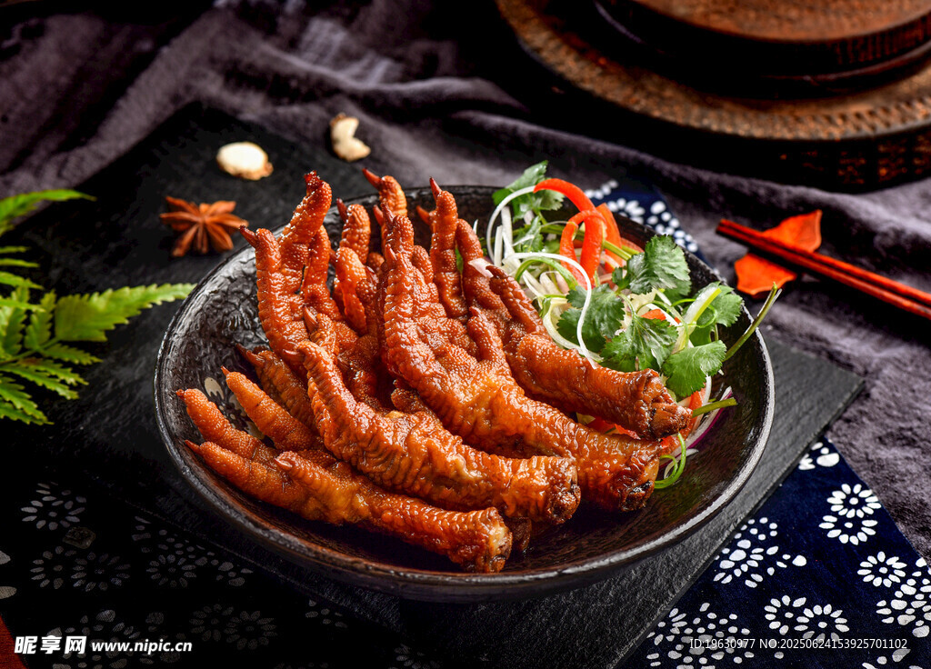 美味五香鸡爪