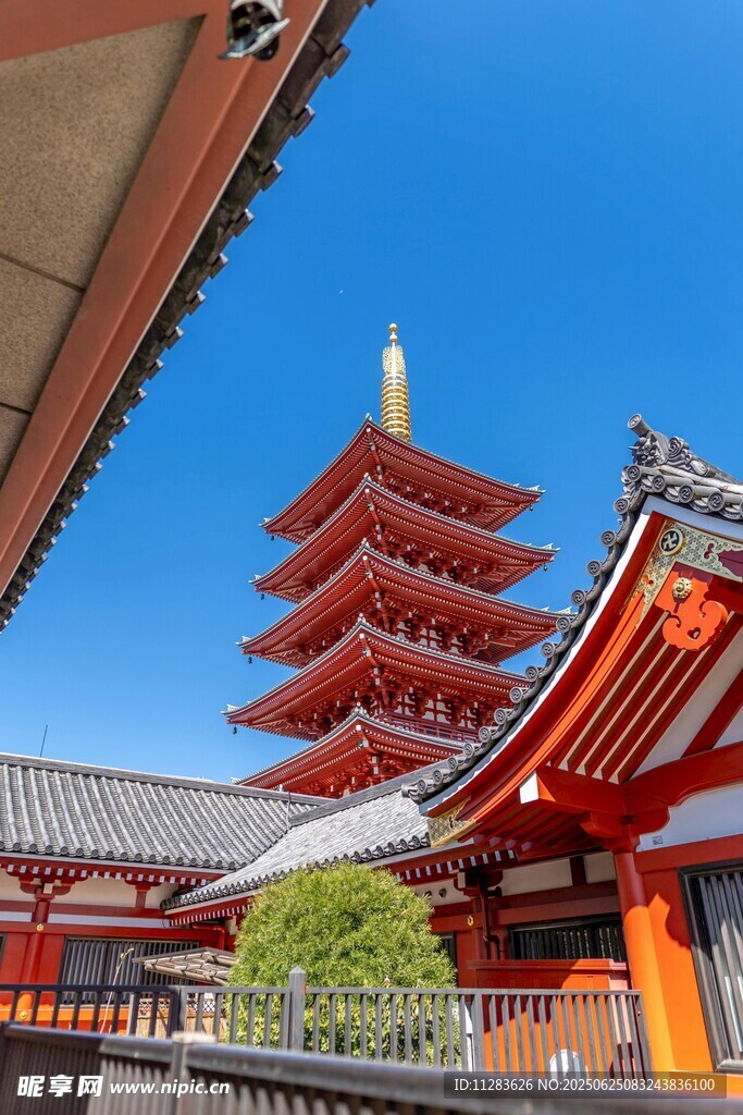 日本传统塔楼建筑景观