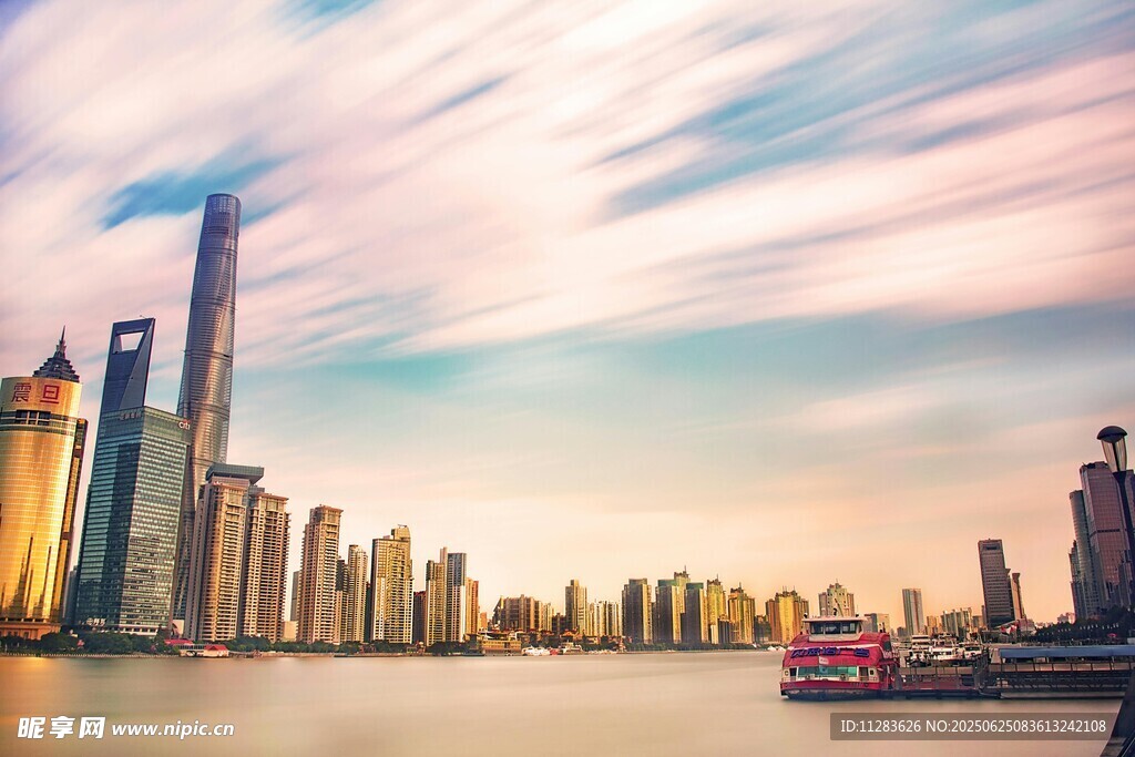 上海外滩城市天际线美景