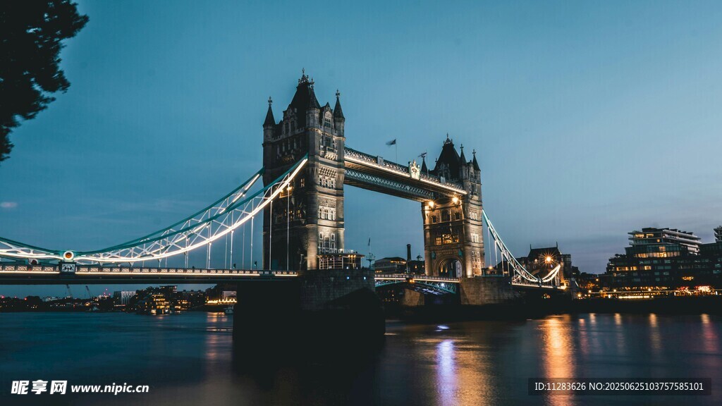 伦敦塔桥夜景风光