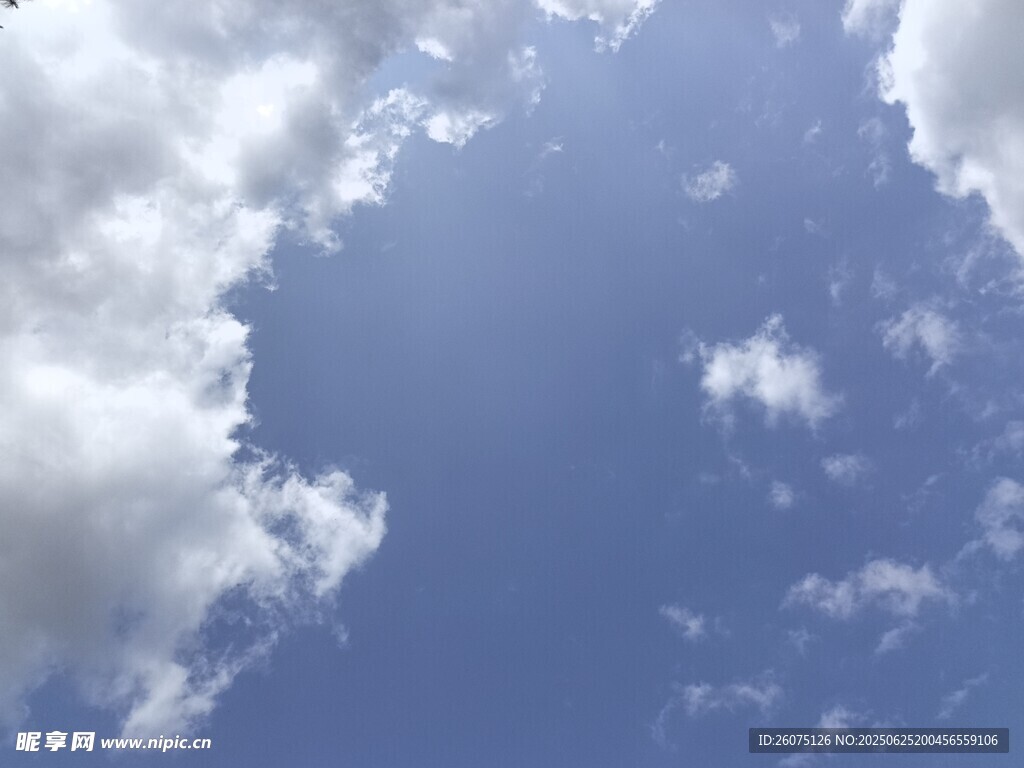 蓝天白云美景