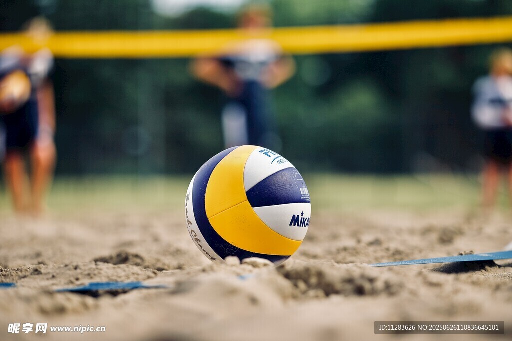 沙滩上的排球