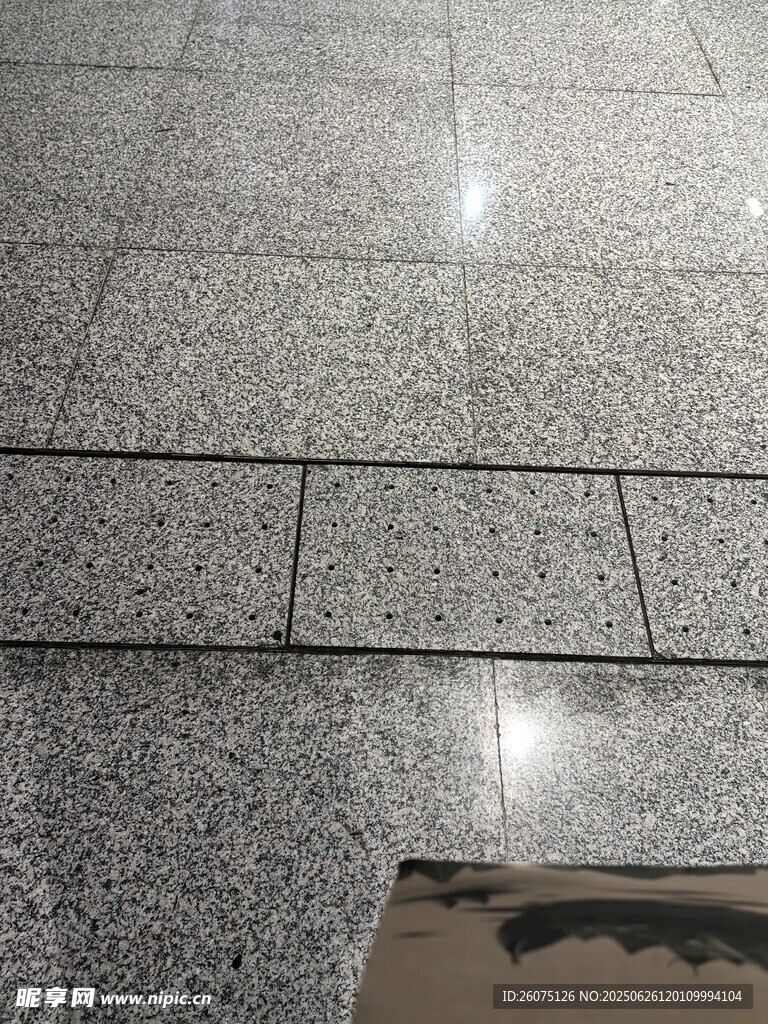 光滑花岗石地面特写