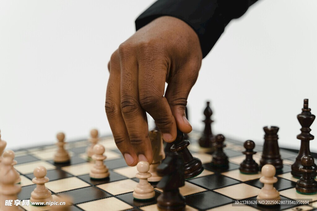 手落棋盘间的博弈时刻