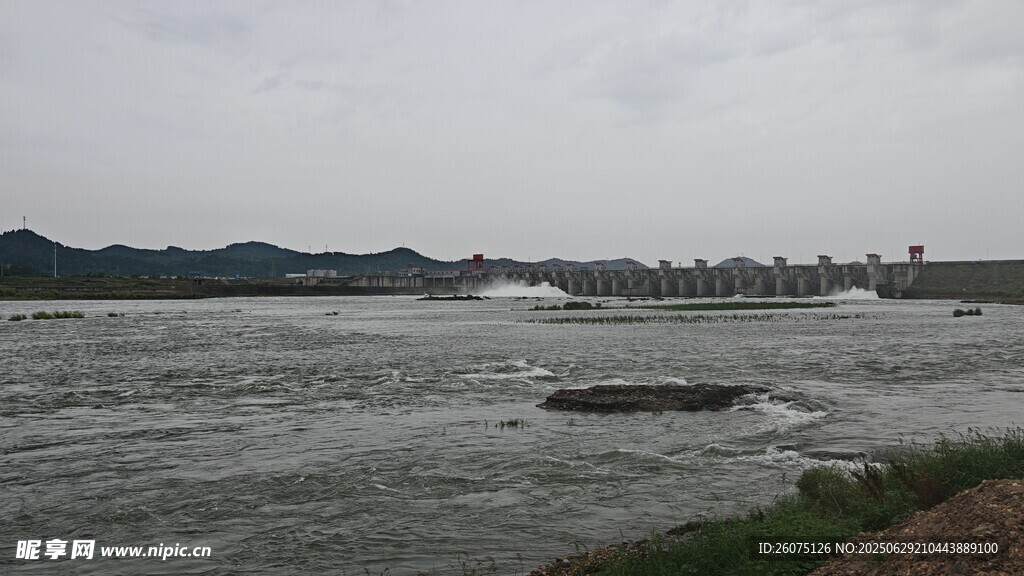 河坝水坝