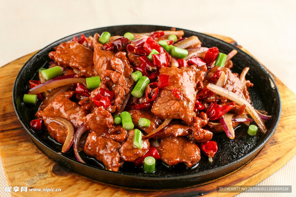 香辣牛肉炒洋葱