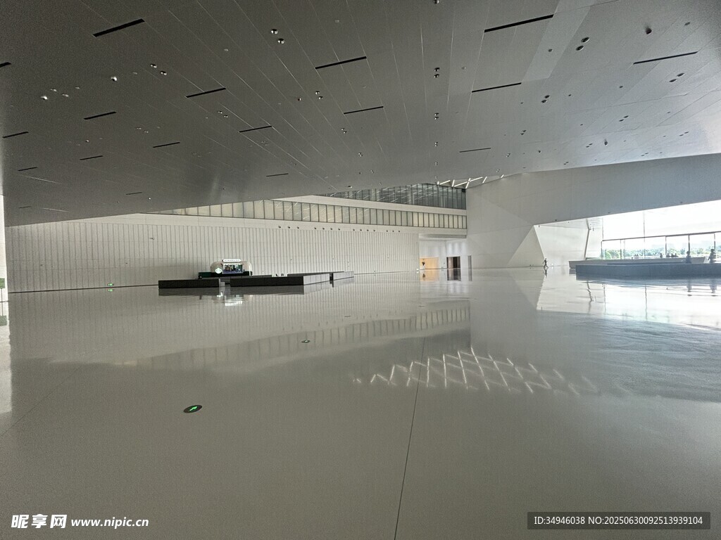 现代空旷室内空间场景
