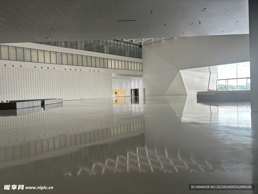 现代空旷室内空间场景