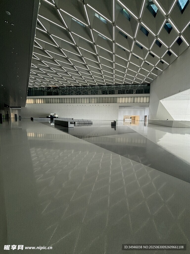 现代风格宽敞室内空间