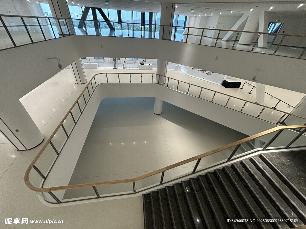 现代建筑室内多层空间景观